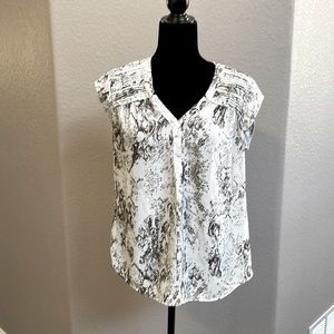 DR2 Women’s Snake Skin Print Top